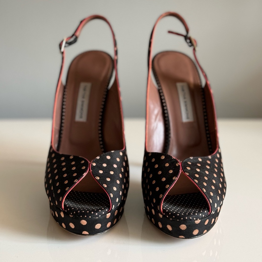 Fabric wrapped Tabitha Simmons Polka Dot Slingback Pumps Size 39.5 fits like a 9